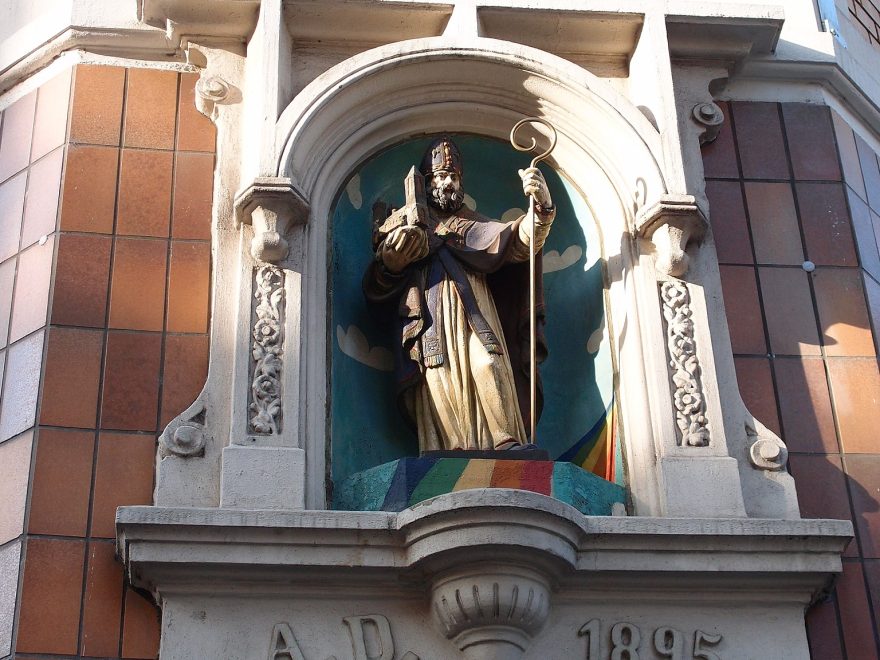 Statue des heiligen Severin in der Kölner Severinstraße